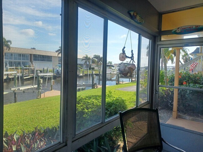 Building Photo - Ocean view FULLY FURNISHED 2+ / 2 with Boa...