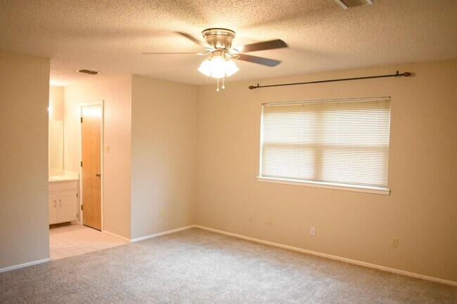 Building Photo - 3409 84th St