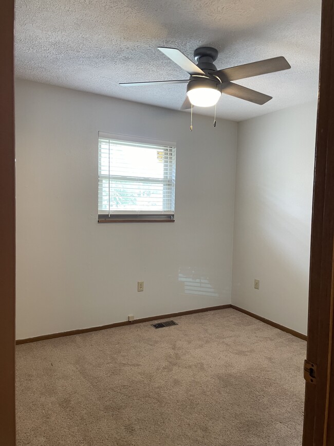 3rd bedroom - 409 N 9th St