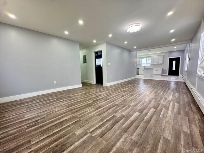 Building Photo - 4 Ashton Rd