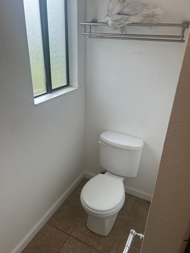 Building Photo - 3bd / 2ba Duplex Unit – Poipu Rd – Pet Friendly