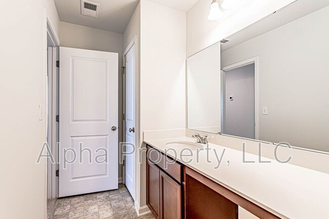 Building Photo - 540 Millsgate Cir