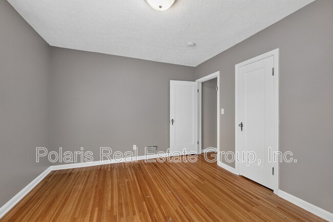 Building Photo - 5428 E 10th St