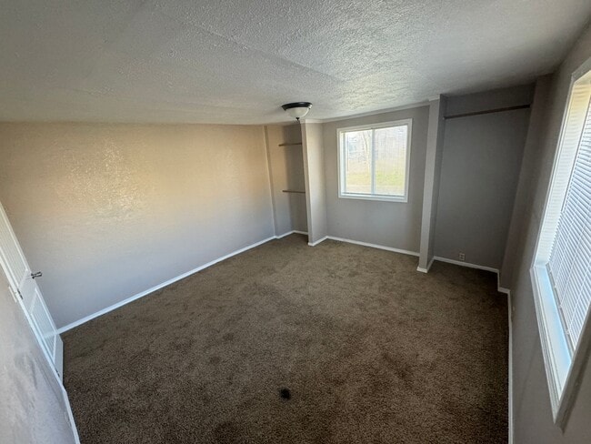 Building Photo - Enjoy living outside of town!
