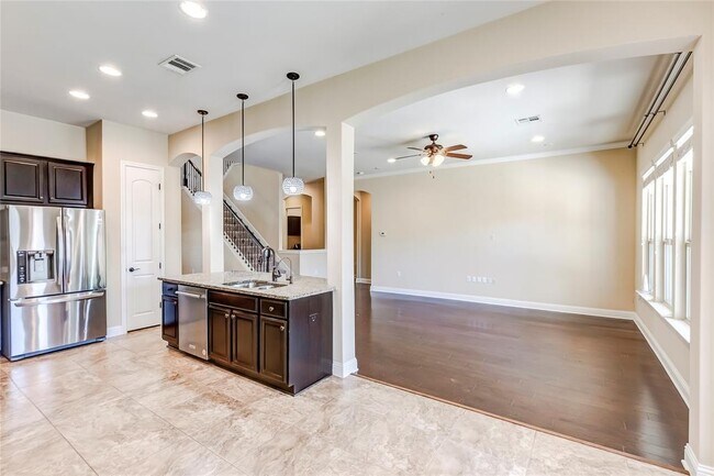Building Photo - 16009 Jeffs Ln