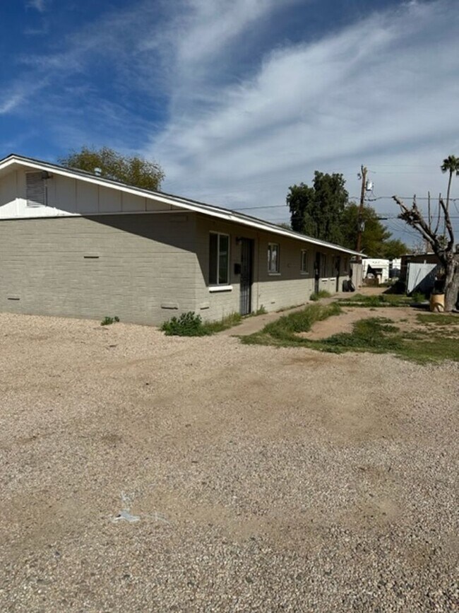 Building Photo - 373 N Nevada St