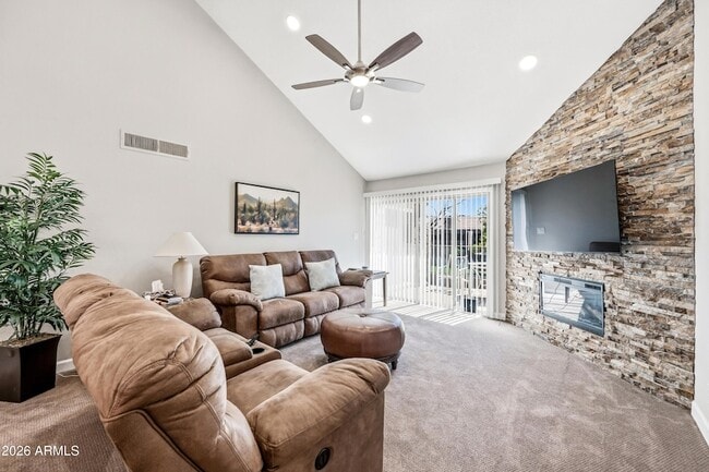 Building Photo - 7340 N Vía Camello Del Norte