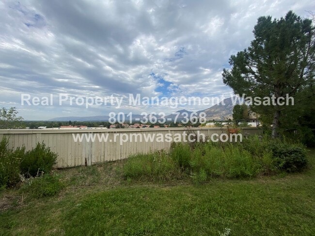 Building Photo - Check out This Stunning 3 Bedroom 2.5 Bath...