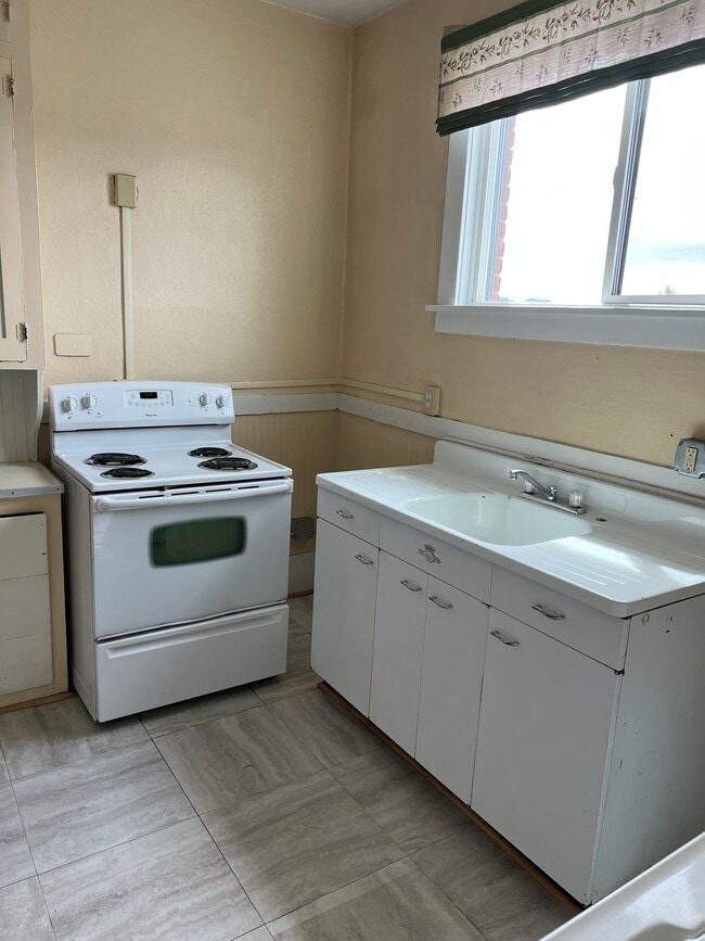 Building Photo - 319 S Excelsior Ave