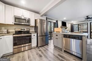 Building Photo - 2501 Fairway Oaks