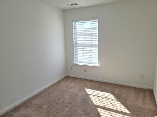 Building Photo - 2244 Grovemont Dr