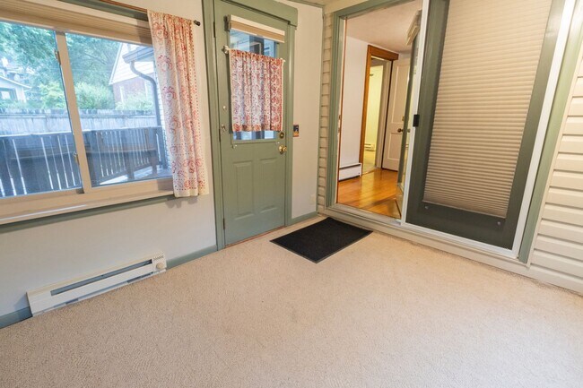 Building Photo - 203 Edgewood Ave
