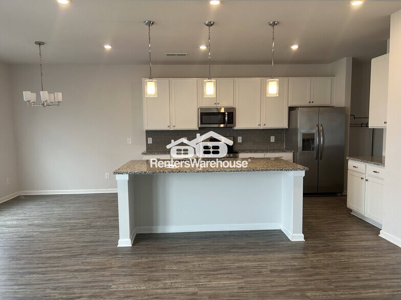 Building Photo - 5475 Cedar Creek Dr