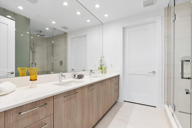 Building Photo - 151 N Seabreeze Blvd