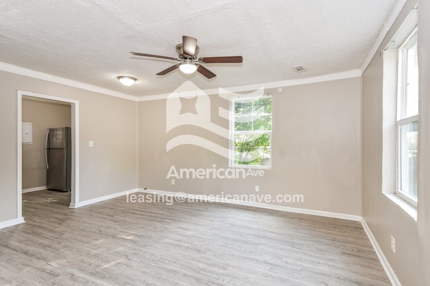 Building Photo - 7030 Sprott St