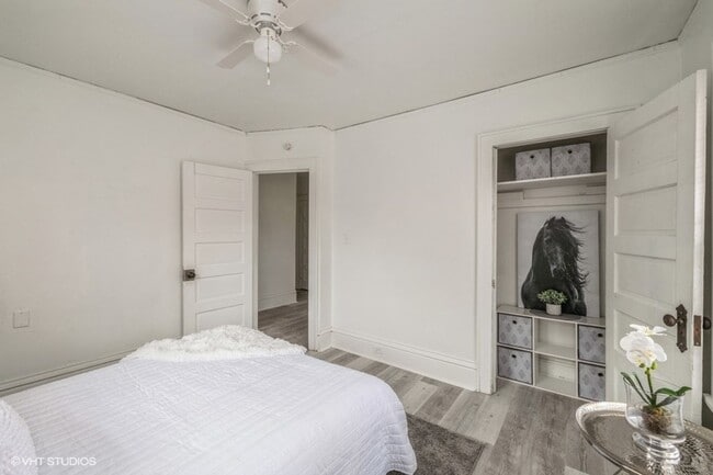 Building Photo - 3 Bedroom Large House for Rent