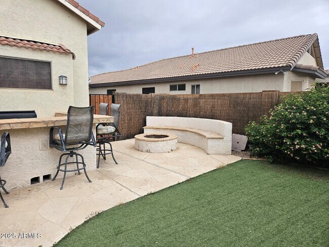 Building Photo - 16833 W Bradford Way