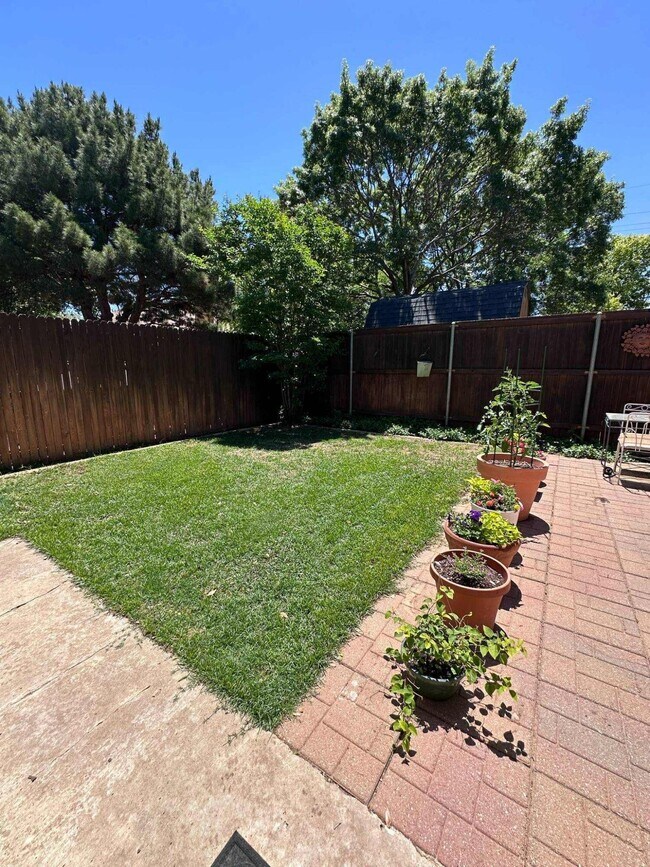 Building Photo - 9713 Nashville Ave