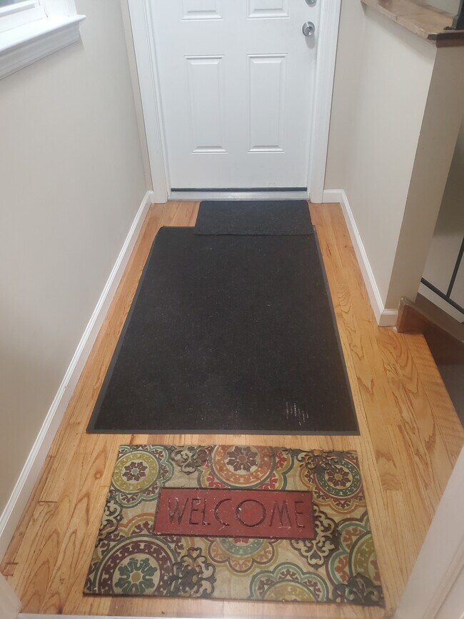 Building Photo - 28 Sampson St