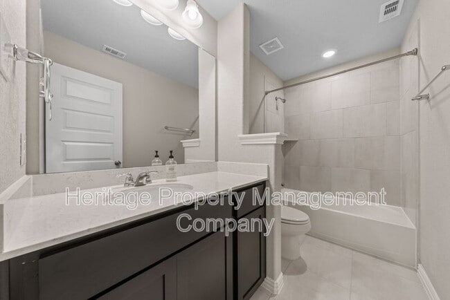 Building Photo - 2080 Cowan Dr