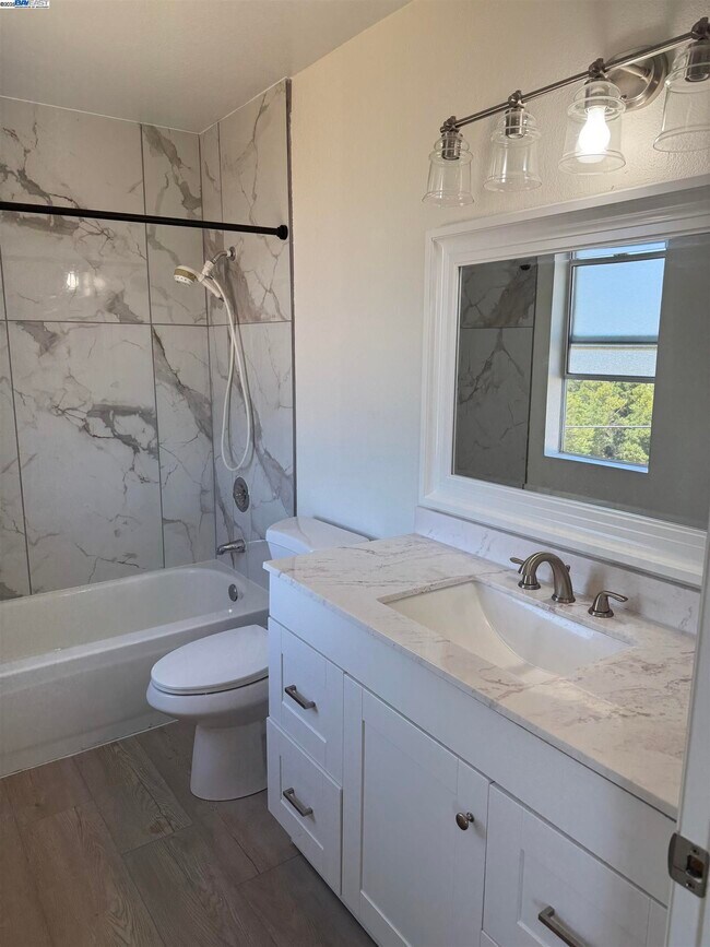 Building Photo - 7595 Canyon Meadows Cir