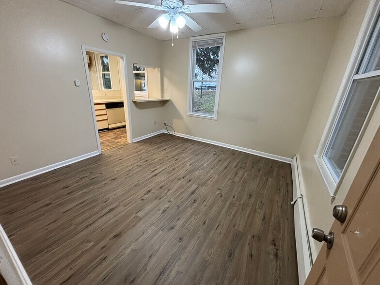 Living room - 6045 Old Washington Rd