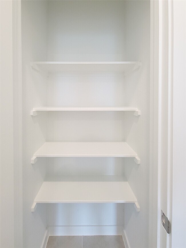 Building Photo - 17850 Aile Pierre Pass