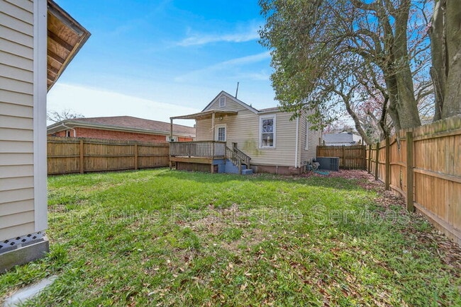 Building Photo - 1004 Woronoca Ave