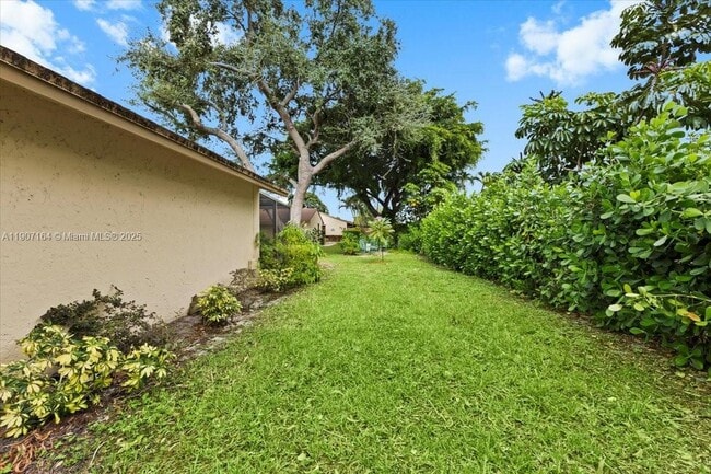 Building Photo - 901 NW 26th Ave