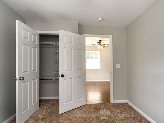 Building Photo - Updated 3 Bedroom / 2 Bath Home on Lamont