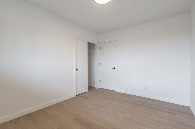 Building Photo - Crowne Pointe Apartment Homes