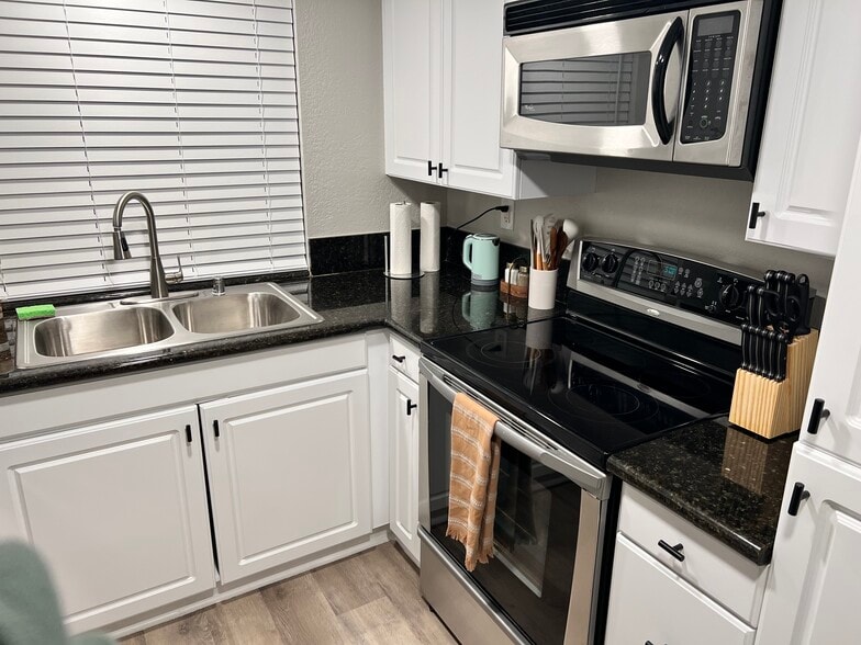 Building Photo - 25641 Indian Hill Ln