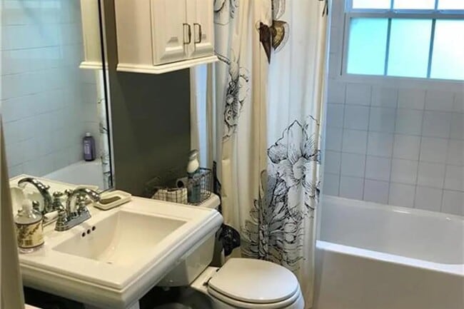 Building Photo - 1200 Alegria Rd