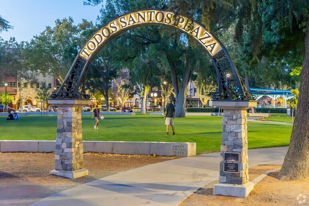 Building Photo - 1771 Broadway St