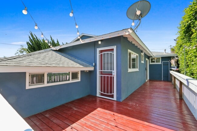 Building Photo - 1719 Marshallfield Ln