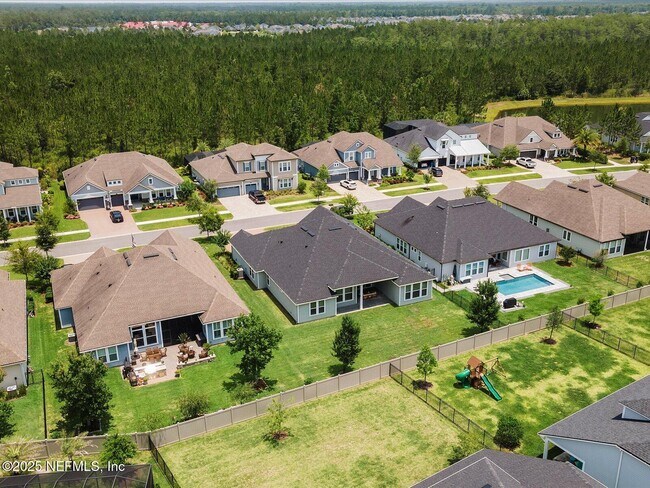 Building Photo - 746 Glenneyre Cir