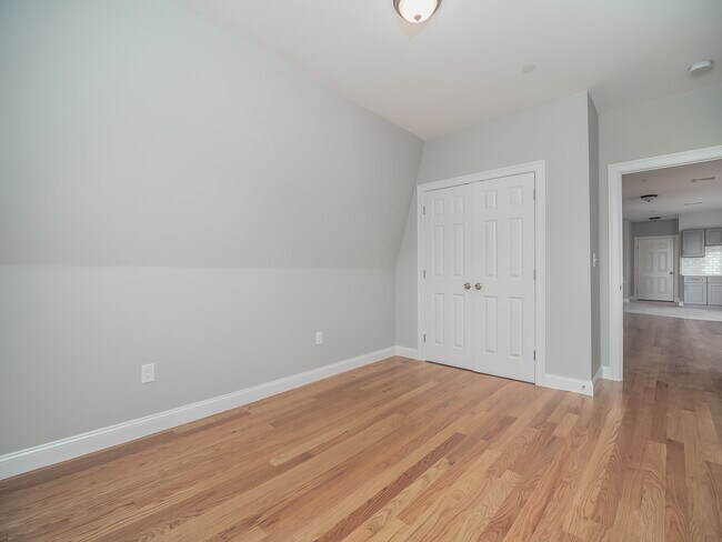 Building Photo - 7 Lowell St