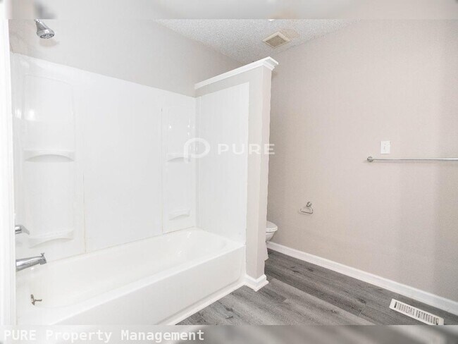 Building Photo - Price Drop Alert!   Rental Specials Available! Neal Avenue Home!  Available Now