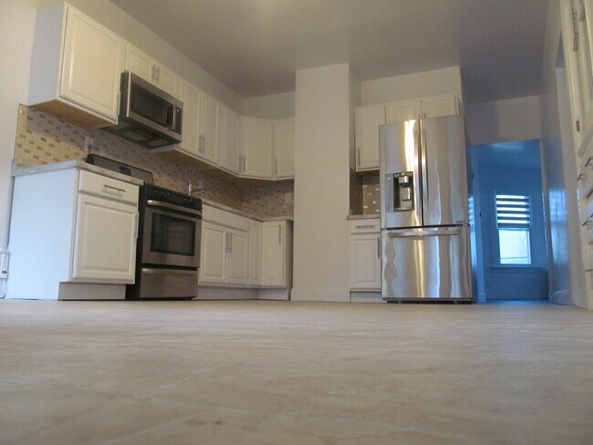 Building Photo - 307 N 7th St