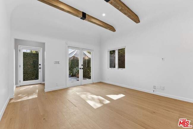 Building Photo - 8833 Ashcroft Ave