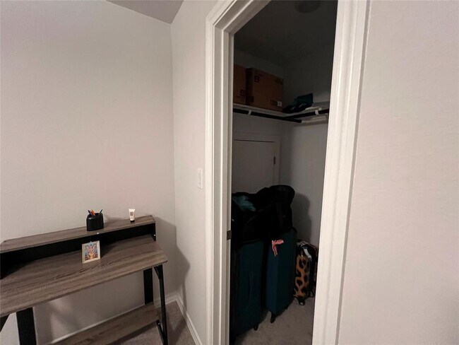 Building Photo - 1610 Purple Martin Dr