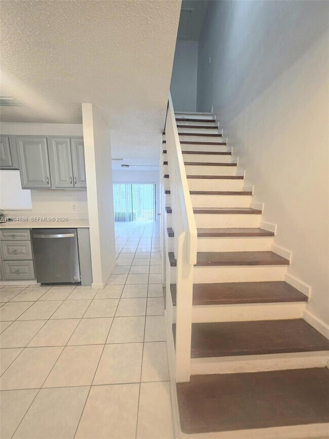 Building Photo - 8958 W Sample Rd