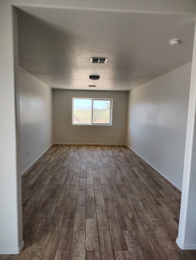 Building Photo - 73 Ver Patria