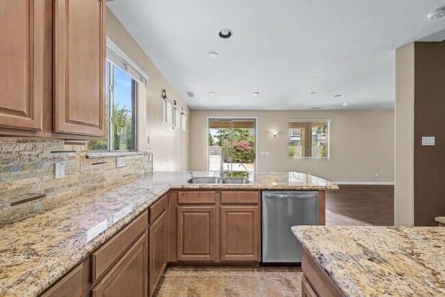 Building Photo - 472 W Pelican Dr