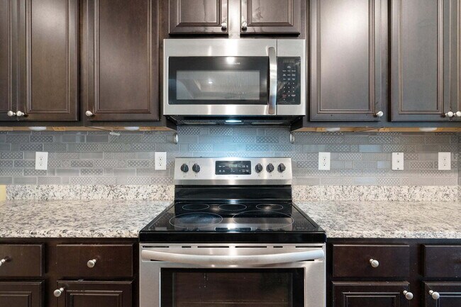 Building Photo - 303 Merlin Ct