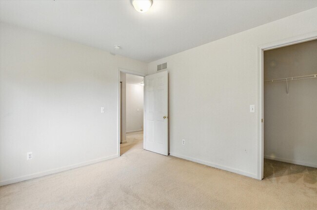 Building Photo - 1738 Weeping Willow Ct