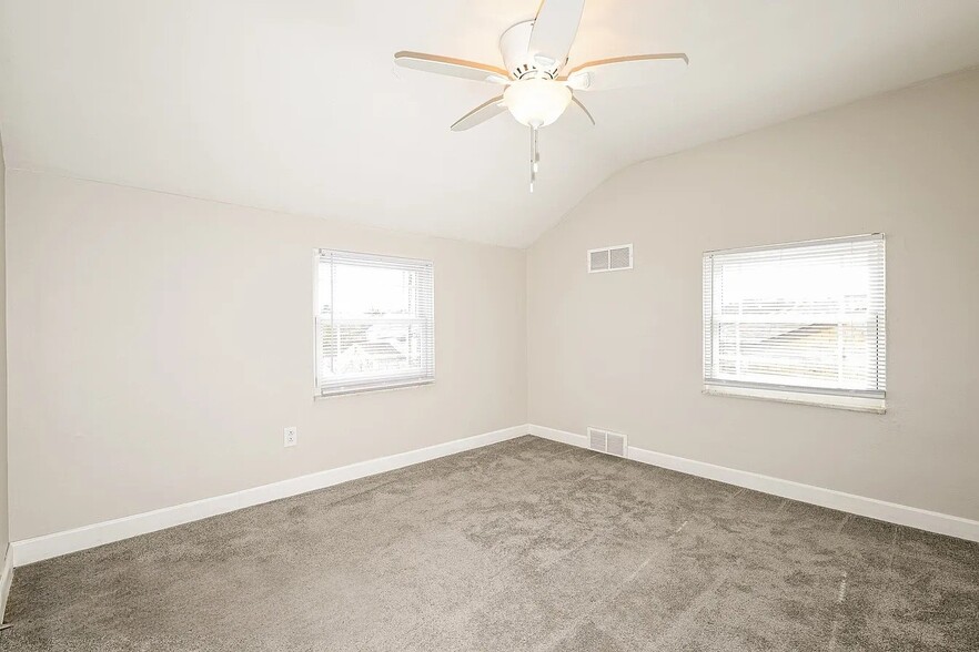 Building Photo - 1254 Edgewood Dr