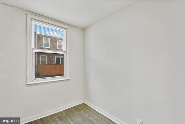Building Photo - 1246 Wycombe Ave