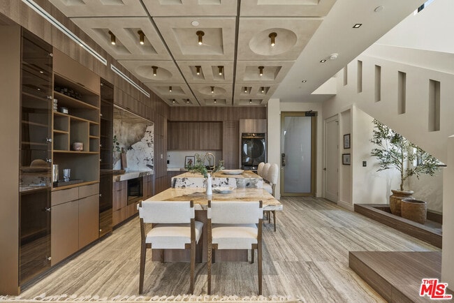 Building Photo - 1021 N Ogden Dr