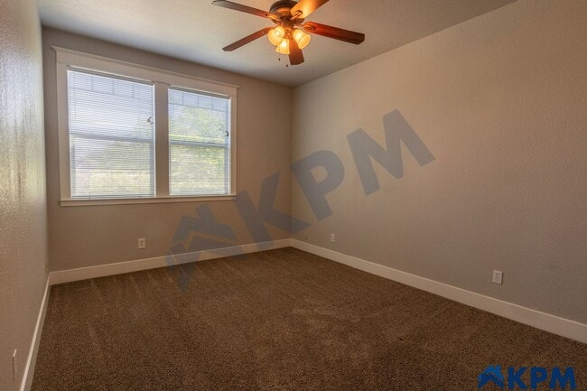 Building Photo - Updated 2-Story, 3 Bedroom 2.5 Bath Single...